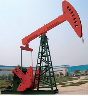 Conventional crank balanced pumping unit